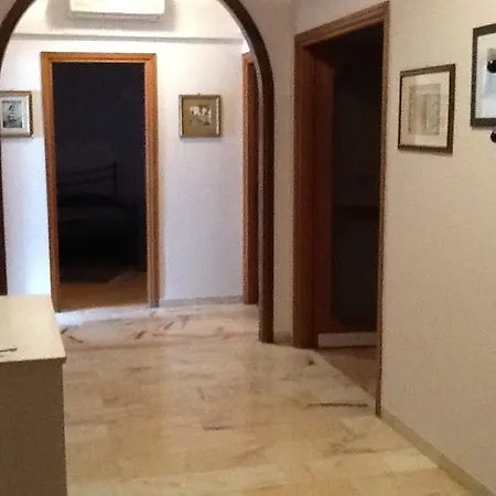 Holiday home Casa Vacanza Duca Degli Abruzzi *